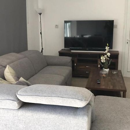 Cosy Apartment In Kato Paphos With Pool Access ภายนอก รูปภาพ