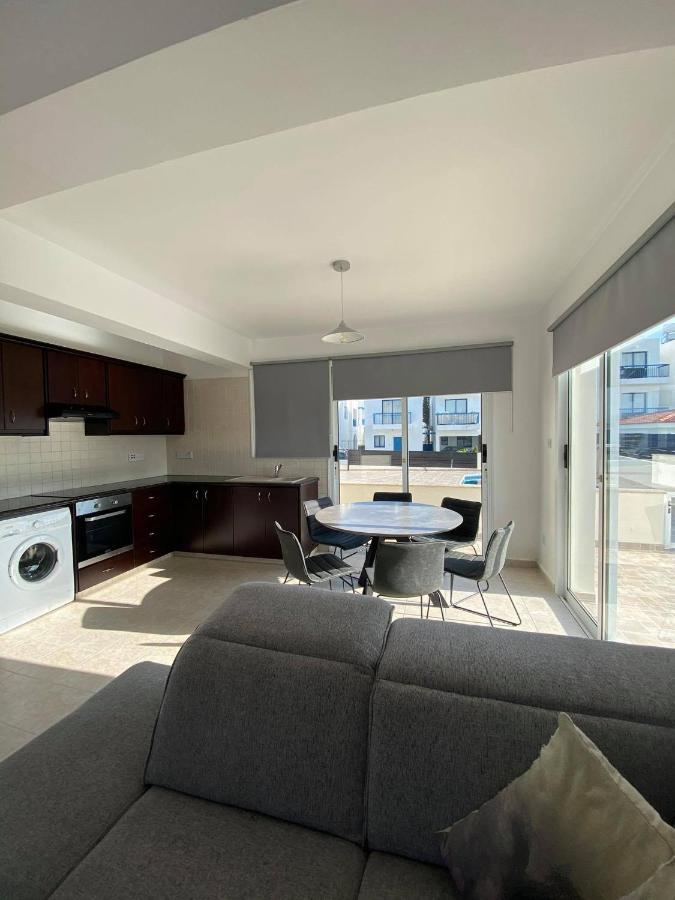 Cosy Apartment In Kato Paphos With Pool Access ภายนอก รูปภาพ