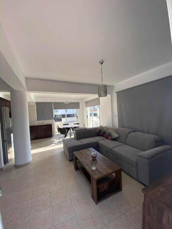 Cosy Apartment In Kato Paphos With Pool Access ภายนอก รูปภาพ
