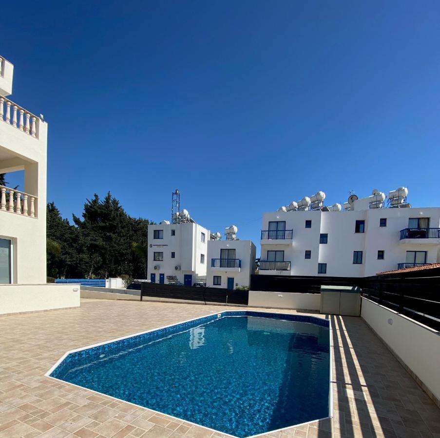 Cosy Apartment In Kato Paphos With Pool Access ภายนอก รูปภาพ